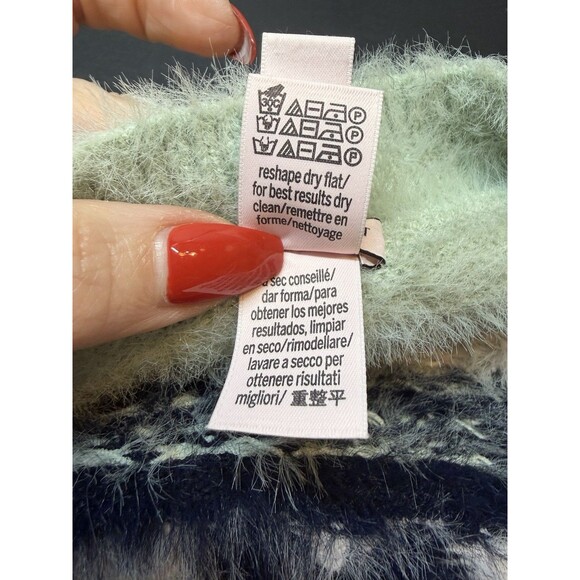 Victoria's Secret Soft Cozy Fuzzy Crop Fair Isle Sweater Shirt Top Small - Picture 8 of 8